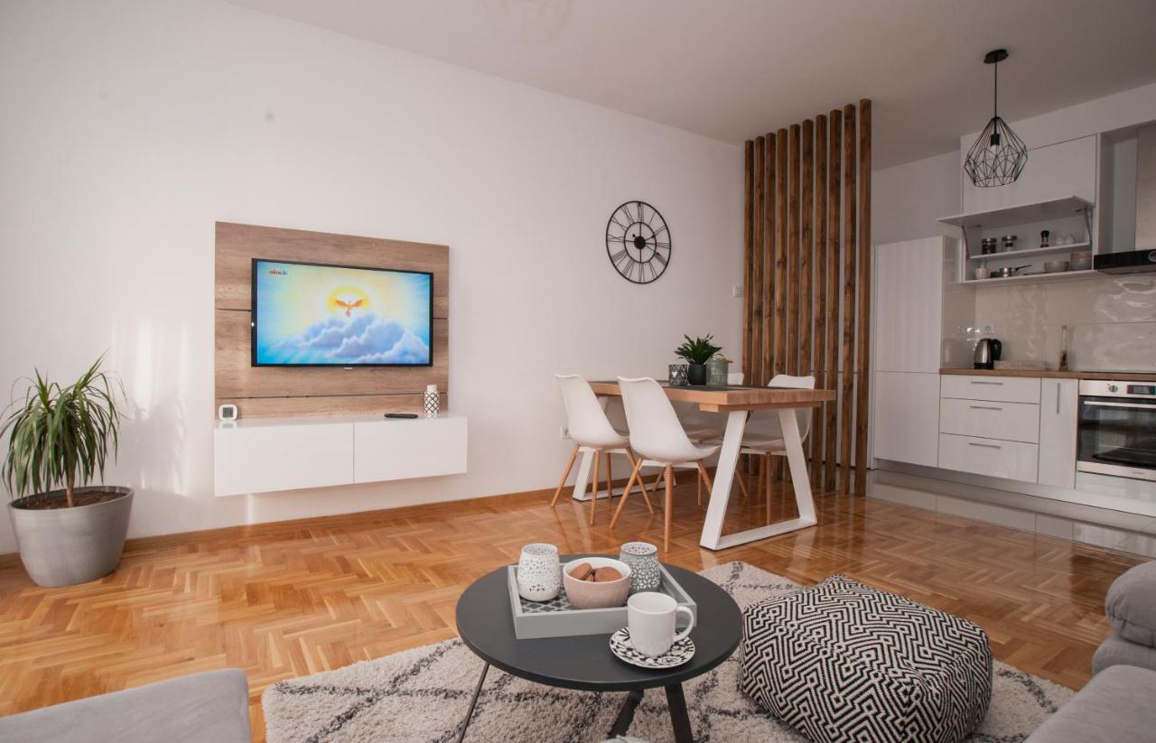 Apartman Avisi 特雷比涅 外观 照片